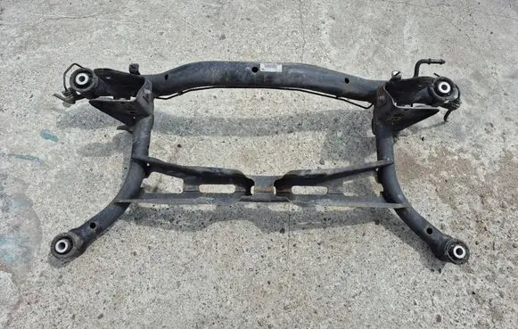 Volkswagen PASSAT B7 Rear beam