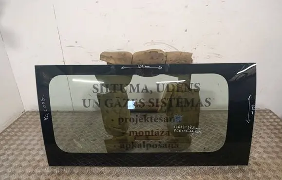 Opel Vivaro Rear side window 