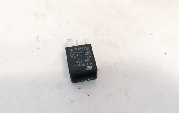 Audi A3 S3 8P Other relay 7m0951253c 0332201102