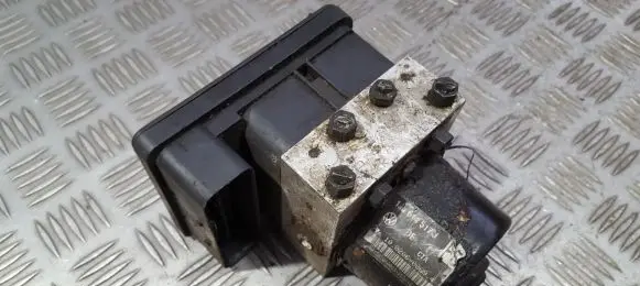 Volkswagen Bora ABS Pump 1C0907379M 100960-03353