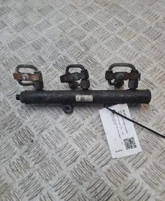 Land Rover Discovery 3 - LR3 Fuel main line pipe A2C20001291