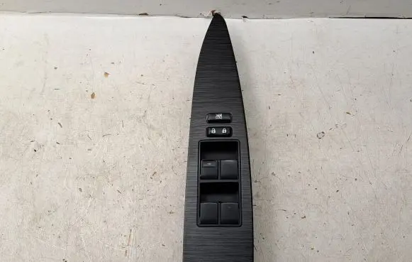 Toyota Avensis T270 Electric window control switch 8404005020 7423205200