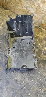 Battery box tray