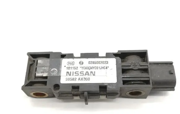 Nissan Micra Airbag deployment crash/impact sensor 0285003023