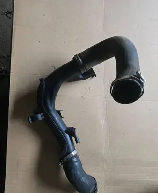 Volkswagen Tiguan Intercooler hose/pipe 5N0145770A