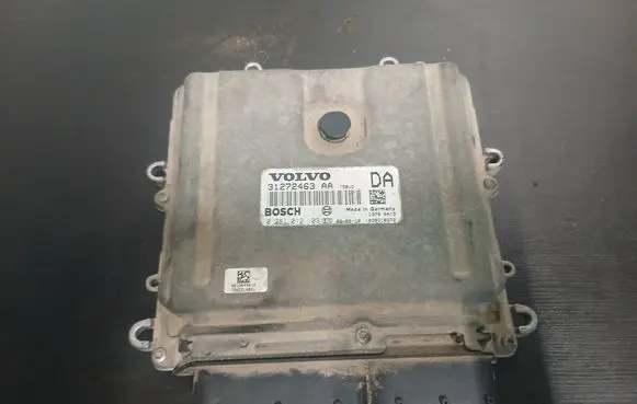 Volvo S60 Engine control unit/module 31272463AA 0281012103