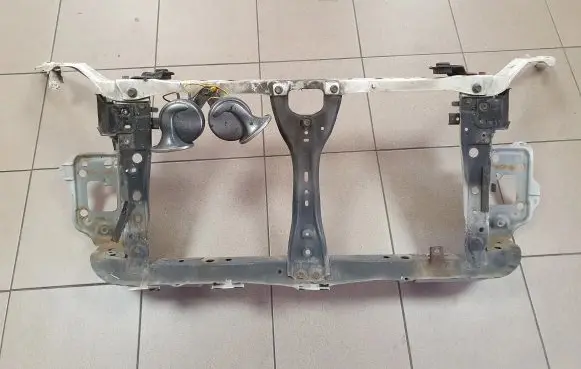Subaru Outback Radiator support slam panel
