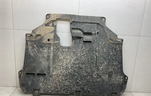 Ford Kuga I Engine splash shield/under tray 