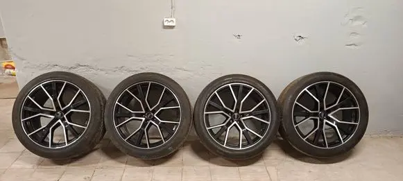 Audi Q8 R22 alloy rim 4M8601025AQ