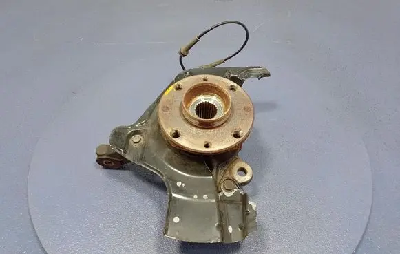 Aixam 500 Front wheel hub spindle knuckle 00521523700