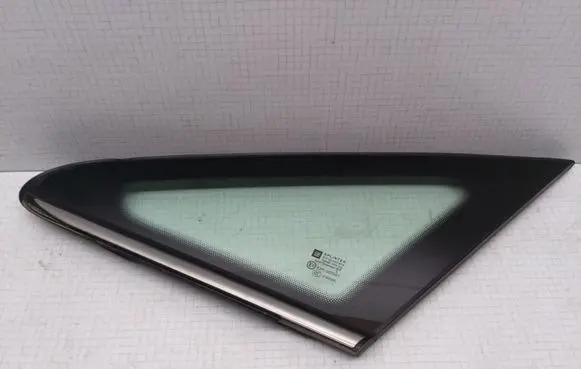 Opel Zafira B Front triangle window/glass 13123922 43R007951