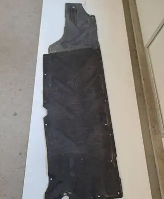 Center/middle under tray cover