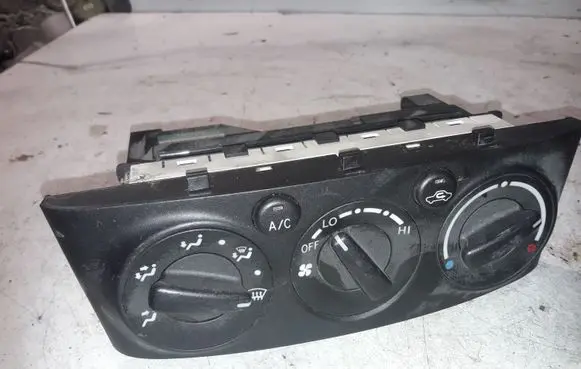 Toyota Avensis T250 Climate control unit 5590005121