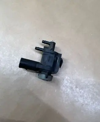 Volkswagen Touran I Turbo solenoid valve 1K0906283A