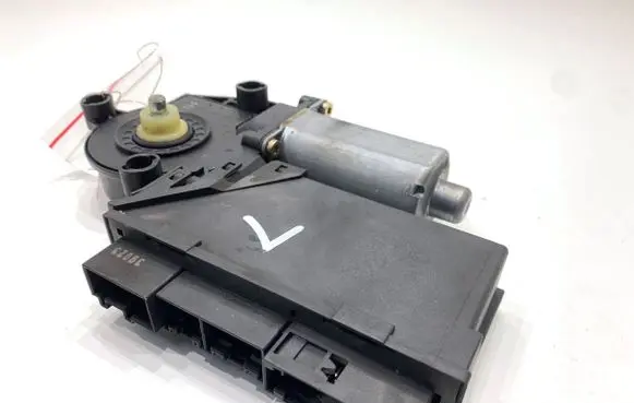 Audi A4 S4 B6 8E 8H Front door window regulator motor 8E1959801B
