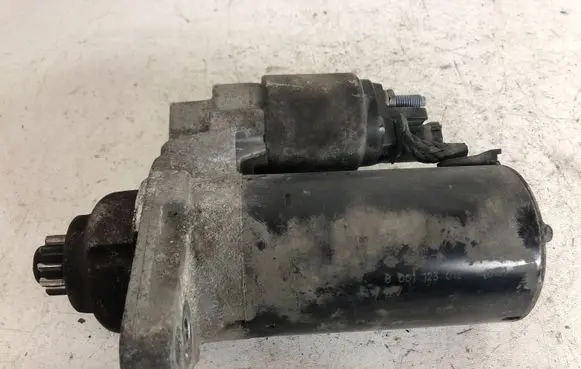 Volkswagen PASSAT B6 Starter motor 0001123012 02Z911023F