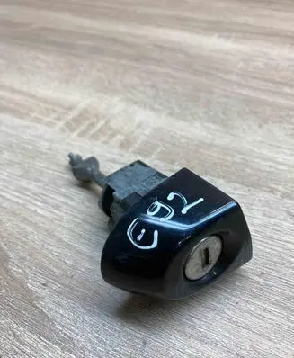 BMW 3 E92 E93 Front door lock (next to the handle) 3SERIESE92E93 RIGHTSIDE