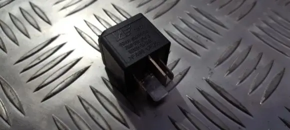 Volkswagen Golf IV Other relay 95vw10k705ca 7m0951253a100