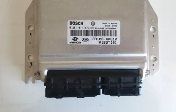 KIA Sorento Engine control unit/module 0281011579