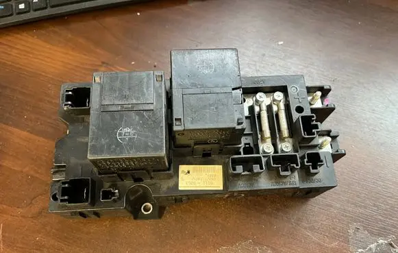Toyota Prius (XW30) Relay mounting block G92Z128010