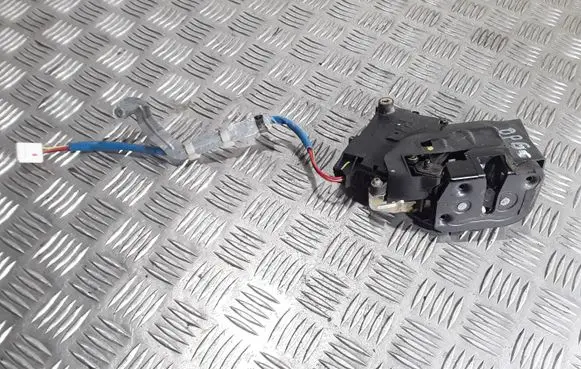 Mazda 323 F Rear door lock