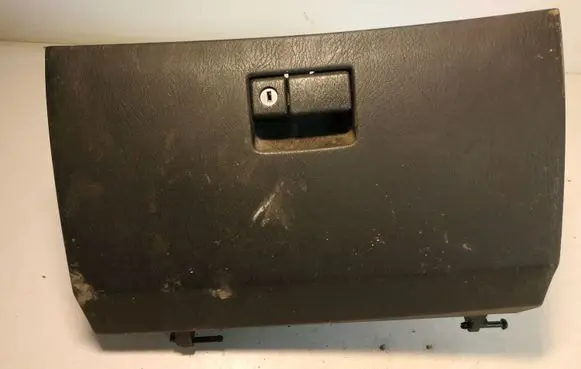 Toyota Avensis T220 Glove box 5555005030
