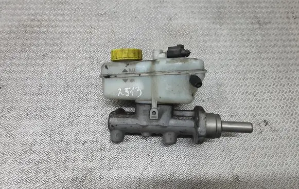 Skoda Fabia Mk2 (5J) Master brake cylinder X5617