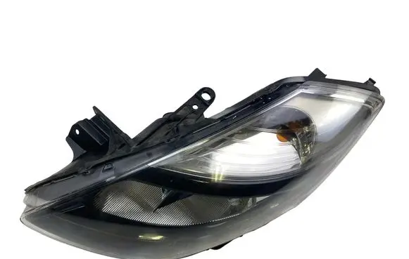 Renault Clio III Headlight/headlamp 8200892497