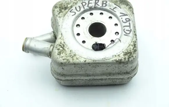 Skoda Superb B5 (3U) Engine oil radiator 028117021K