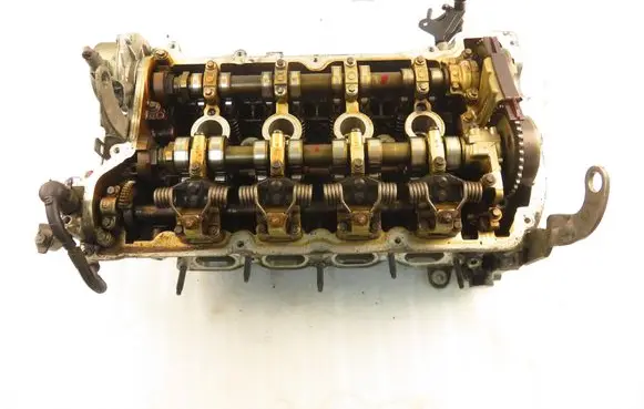 Peugeot 207 Engine head 