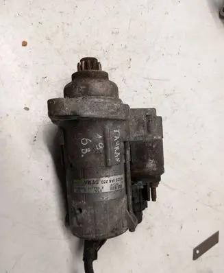Volkswagen Touran I Starter motor 02Z911023H 3479RD 02Z911023F