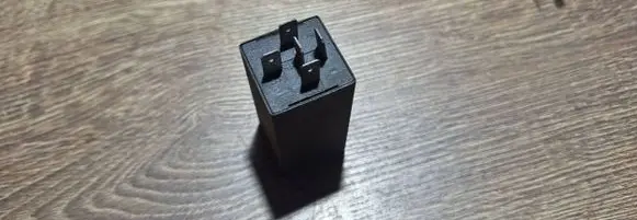 Volkswagen PASSAT B5 Other relay 443907413