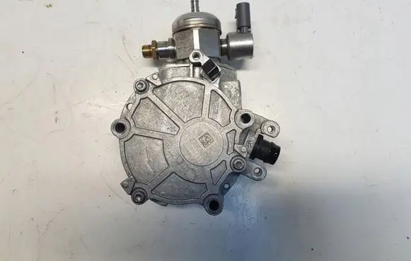 Porsche Macan (95B) Vacuum pump 06L127A08