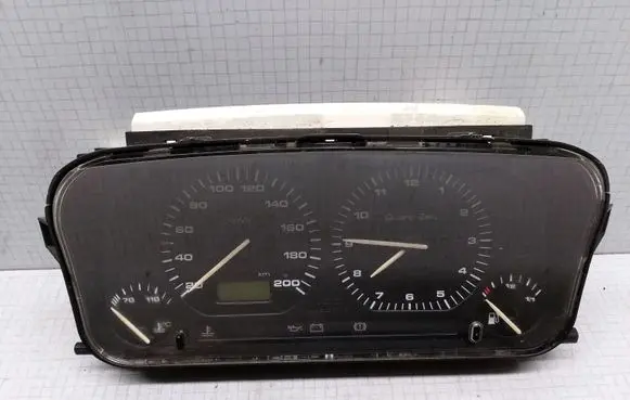 Volkswagen Golf III Speedometer (instrument cluster) 87001262