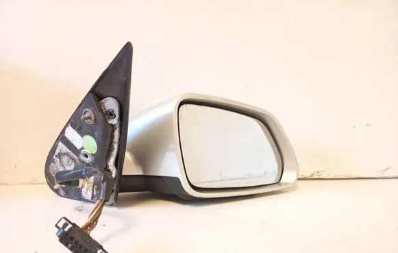 Skoda Octavia Mk2 (1Z) Front door electric wing mirror E3012379