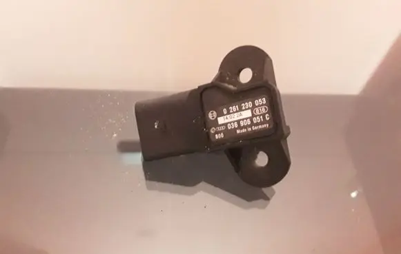 Audi A4 S4 B6 8E 8H Air pressure sensor 0261230053 036906051C
