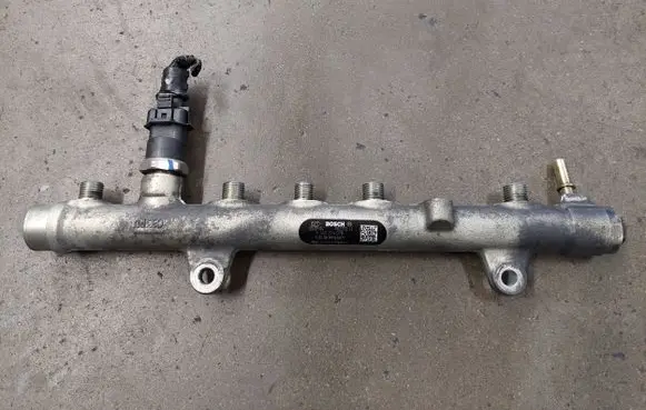 Renault Laguna II Fuel main line pipe 8200396999 002372L1 0445214078
