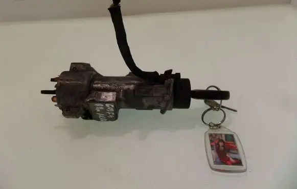 Volkswagen Golf IV Ignition lock 4B0905851C