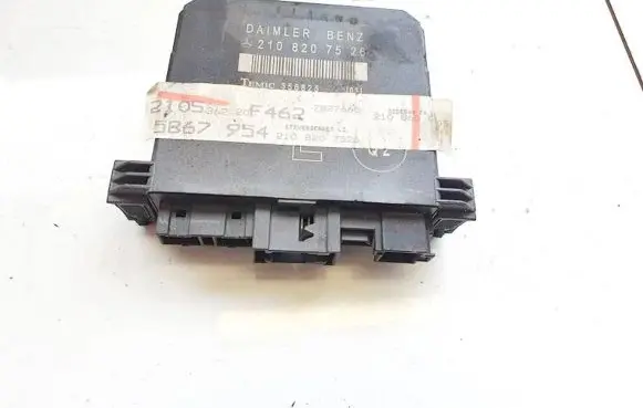 Mercedes-Benz E W210 Door control unit/module 2108207526