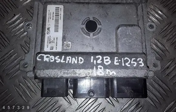 Opel Crossland X Engine control unit/module 9819657880