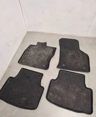 Skoda Octavia Mk3 (5E) Car floor mat set 5E1061550