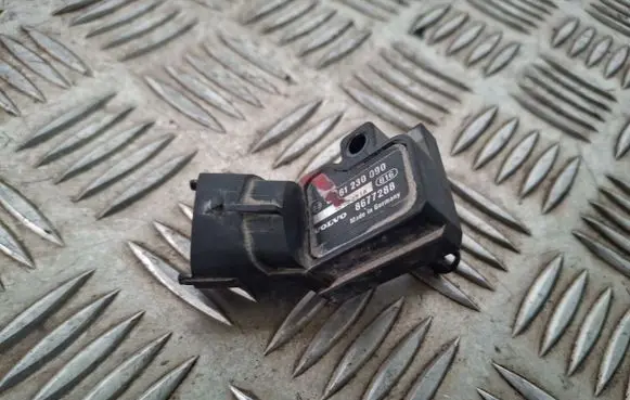 Volvo V70 Air pressure sensor 8677288
