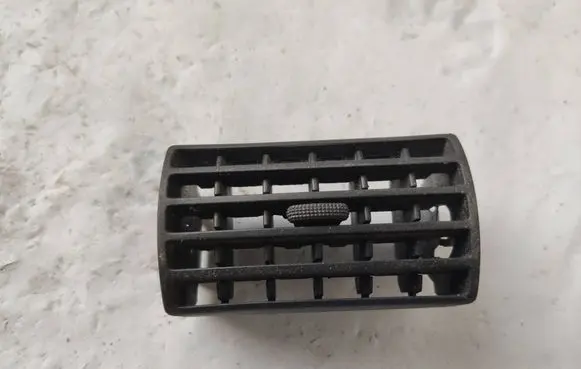 Volkswagen Transporter - Caravelle T4 Dash center air vent grill 701819763