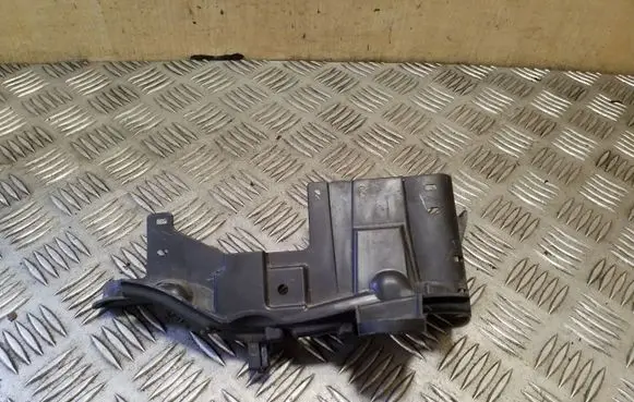 Other engine bay part
