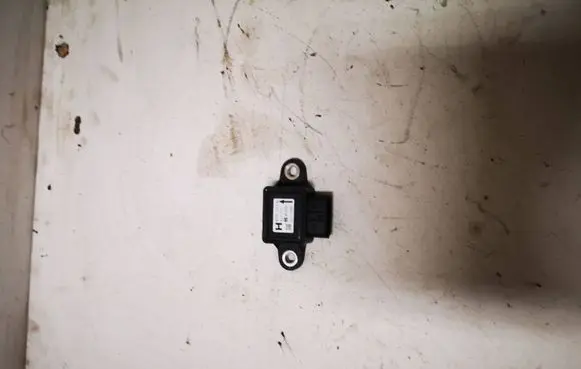 Renault Koleos I ESP acceleration yaw rate sensor 47930JG200 8Z12001