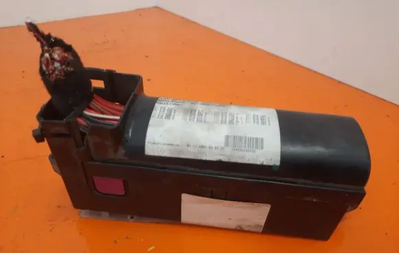 Volkswagen Touran I Fuse box set TAB016460