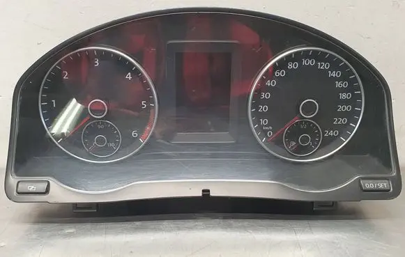 Volkswagen Golf Plus Speedometer (instrument cluster) 5M0920872A