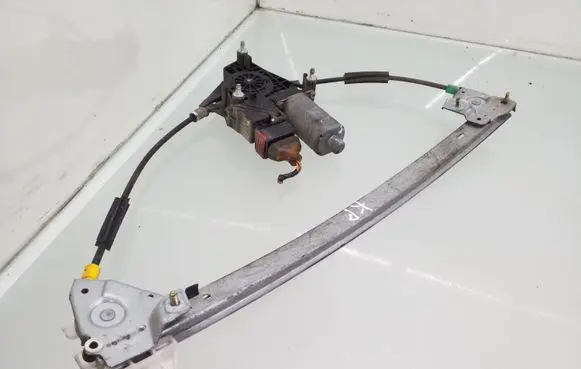 Peugeot 406 Front door window regulator with motor 0130821674