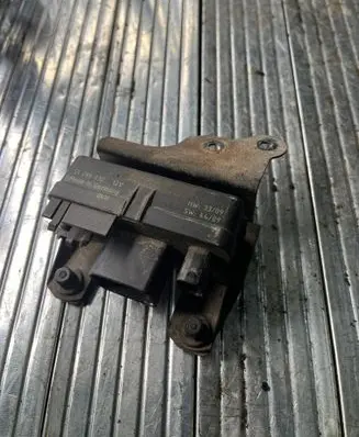 Mercedes-Benz C W203 Glow plug pre-heat relay 51799030