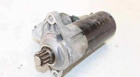 Volkswagen PASSAT CC Starter motor 02E911023L